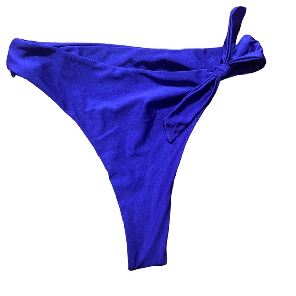 NWOT PURPLE BIKINI LARGE TOP AND LARGE BOTTOM WITH SIDE TIE - Picture 2 of 3